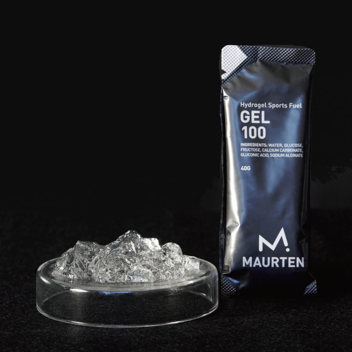 MAURETN GEL 100 1袋40g エネルギージェル 黒背景イメージ写真