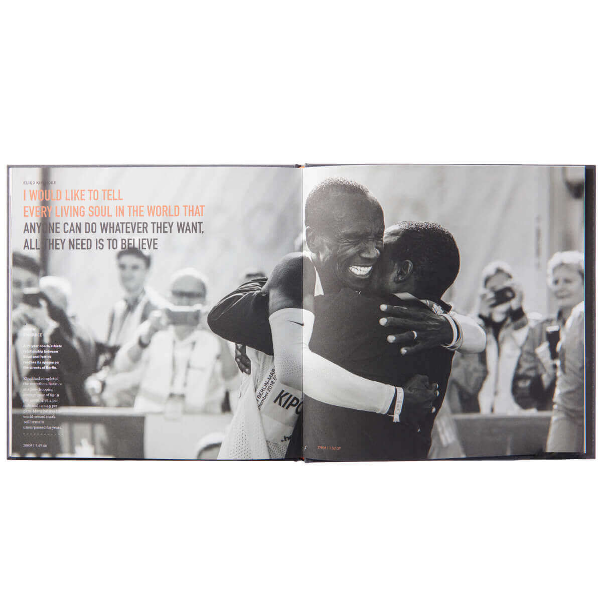 ［ELIUD KIPCHOGE 2:01:39］ WR Celebration Book エリウド・キプチョゲ 世界記録記念本 抱擁シーン
